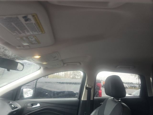 Used 2015 Ford Escape SE w/ SE Chrome Package image 29