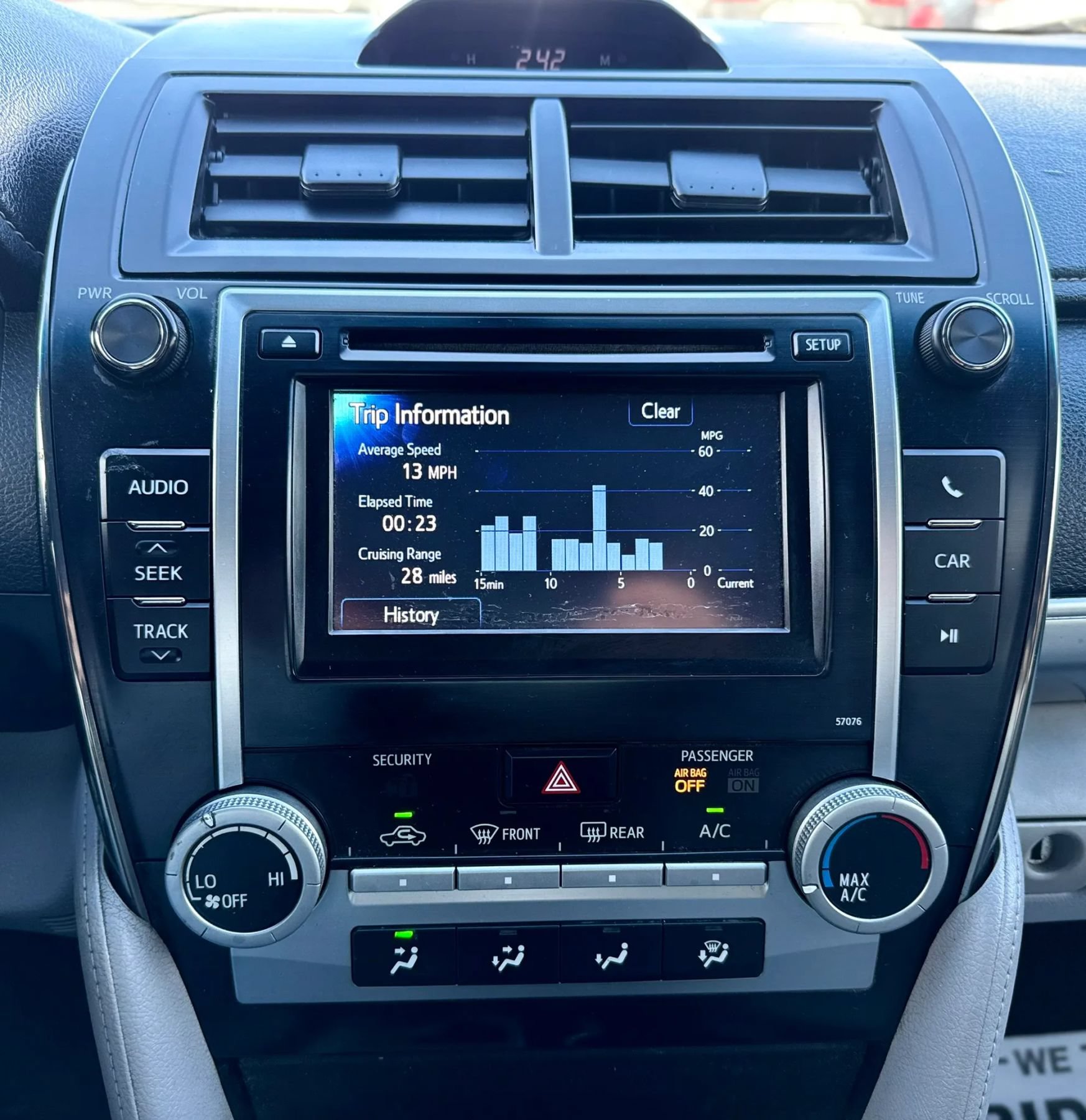 Used 2014 Toyota Camry LE FWD image 17