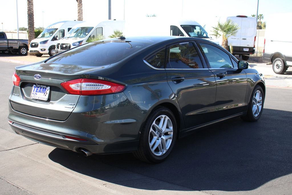 Used 2016 Ford Fusion SE image 8