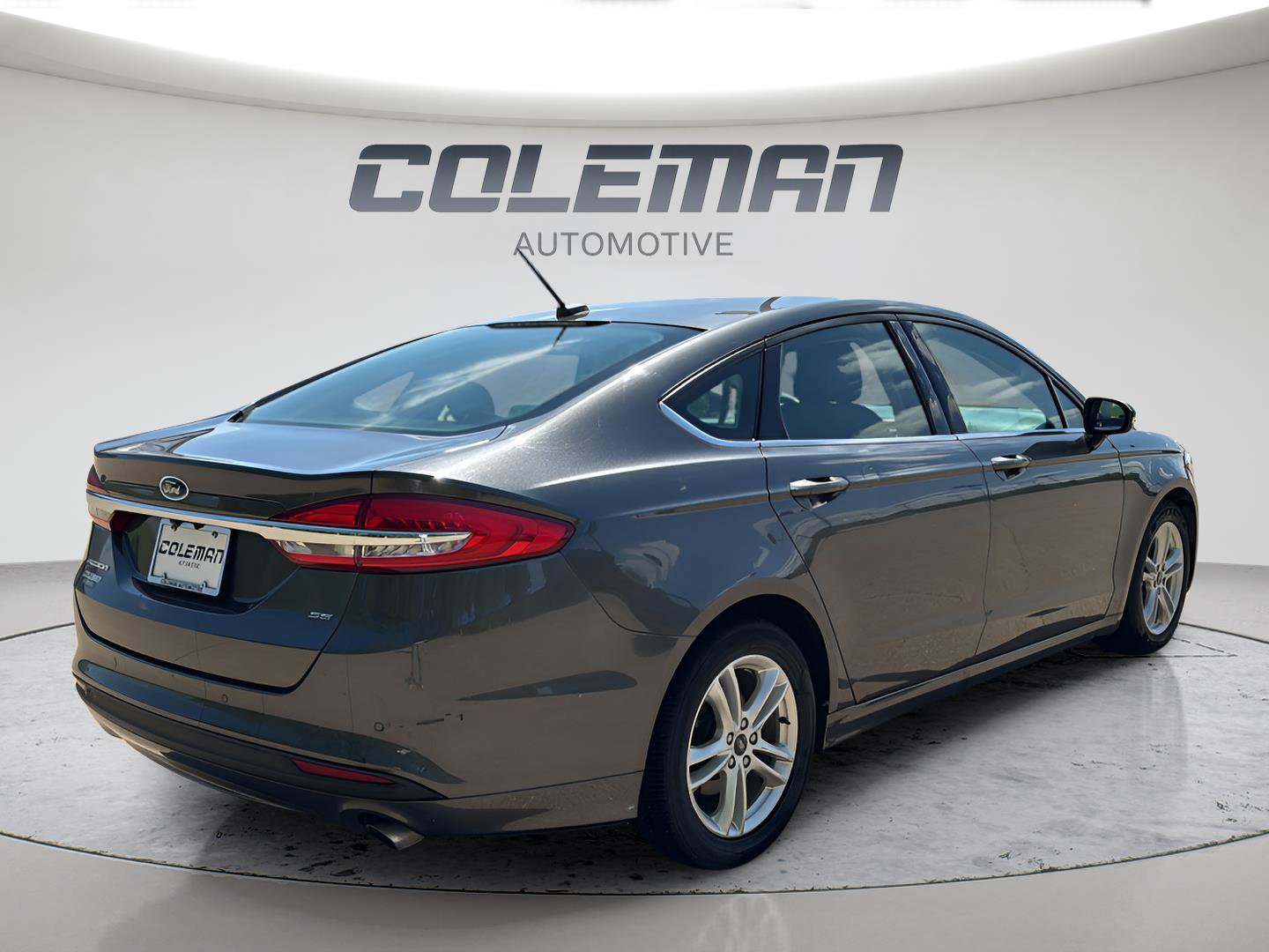 Used 2018 Ford Fusion SE FWD image 5