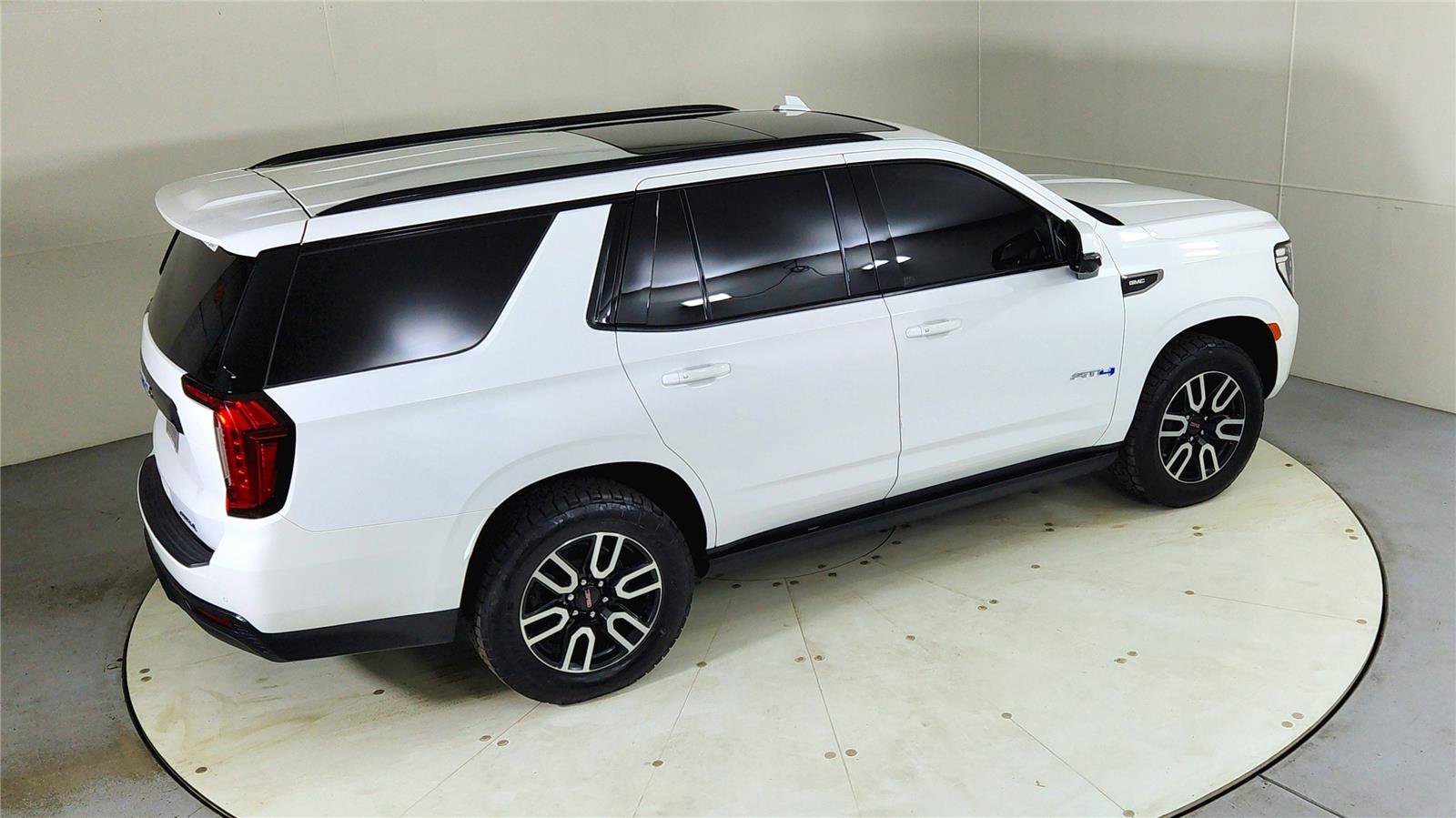 Used 2021 GMC Yukon AT4 w/ AT4 Premium Plus Package image 22