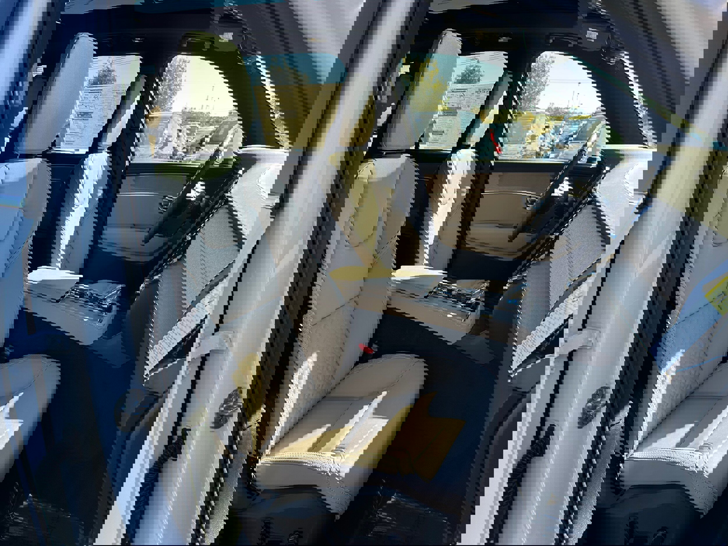 New 2026 Volvo XC90 B6 Plus w/ Protection Package Premier image 8