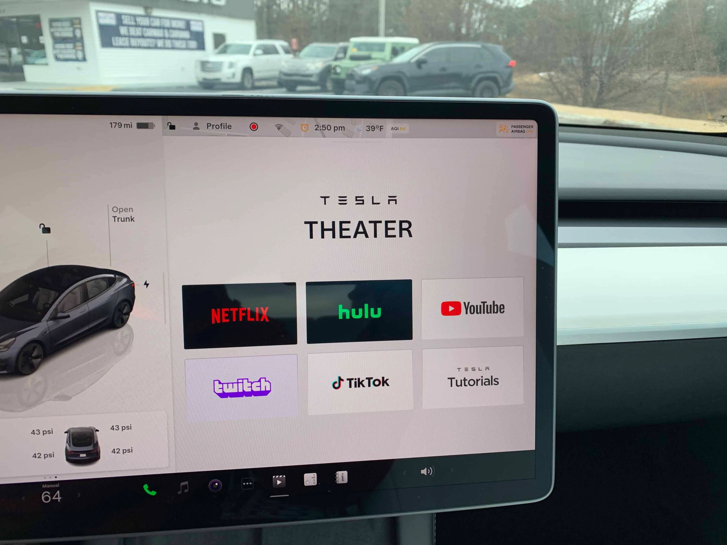 Used 2023 Tesla Model 3 Standard Range image 23