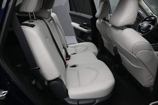 Used 2024 Toyota Grand Highlander AWD Hybrid image 16