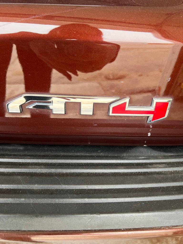 Used 2023 GMC Yukon AT4 AWD/4WD image 32