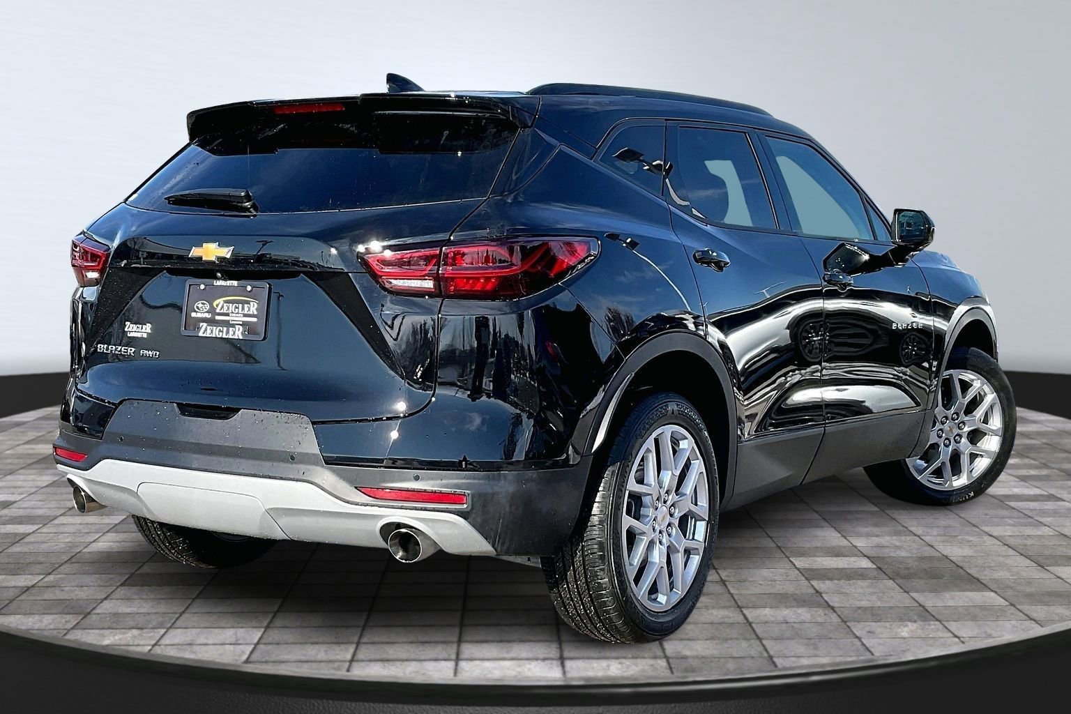 Used 2024 Chevrolet Blazer LT w/ Convenience Package image 2