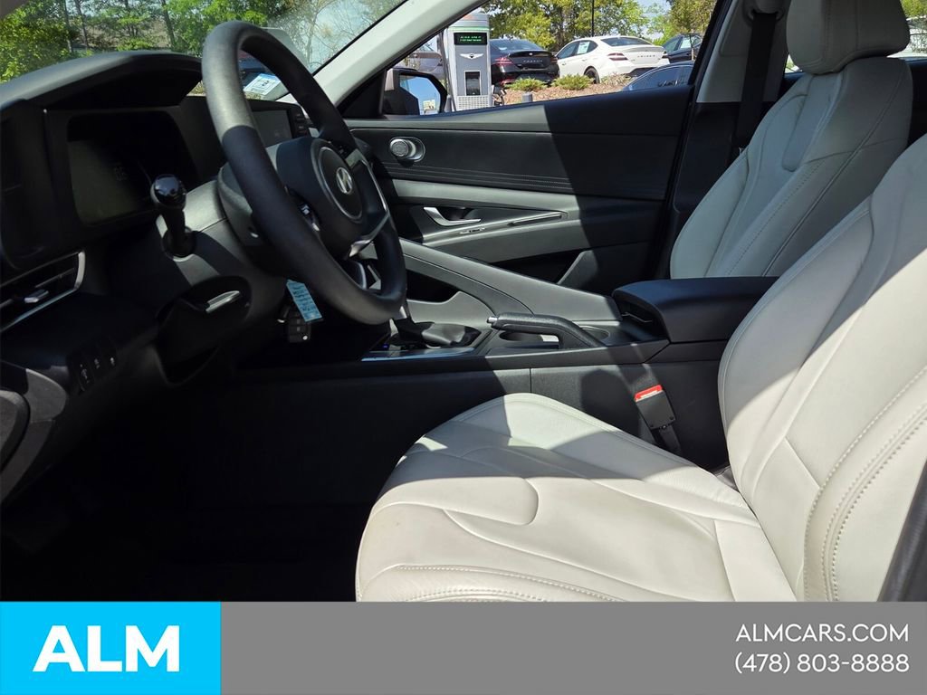 Used 2024 Hyundai Elantra SE image 5