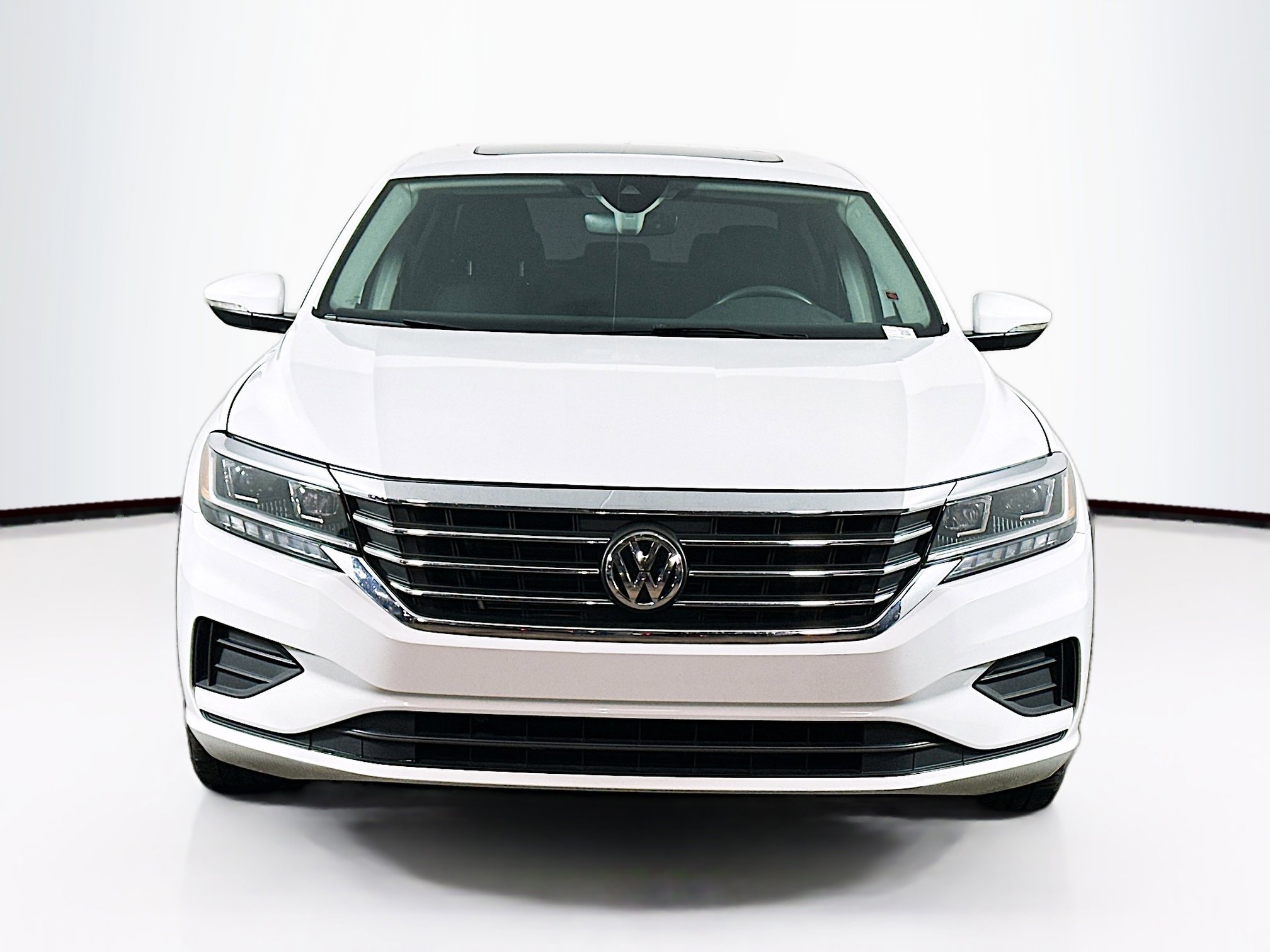 Used 2021 Volkswagen Passat 2.0T SE image 2