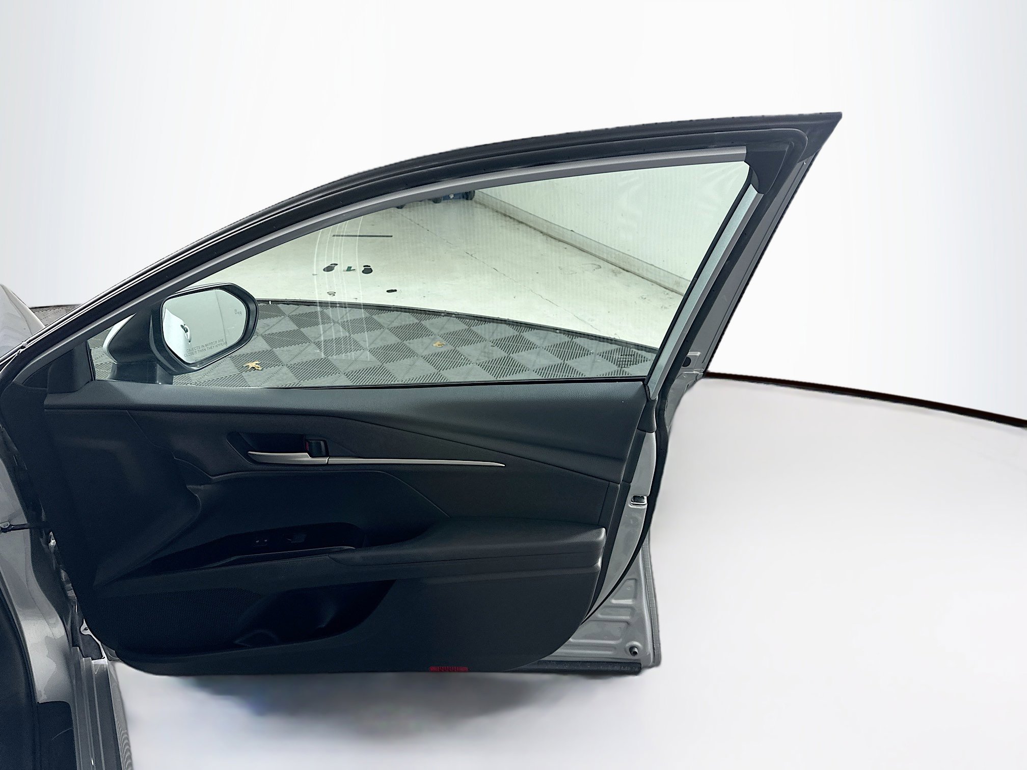 Used 2025 Toyota Camry LE image 31