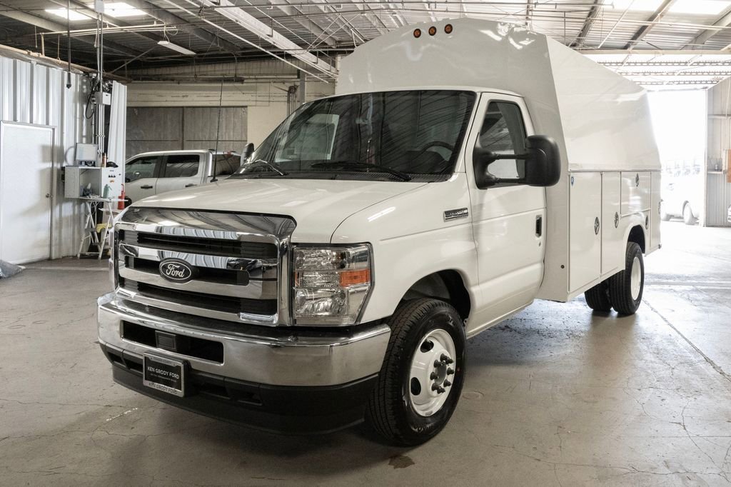 New 2026 Ford E-350 and Econoline 350 Super Duty w/ Power Equipment Group image 4