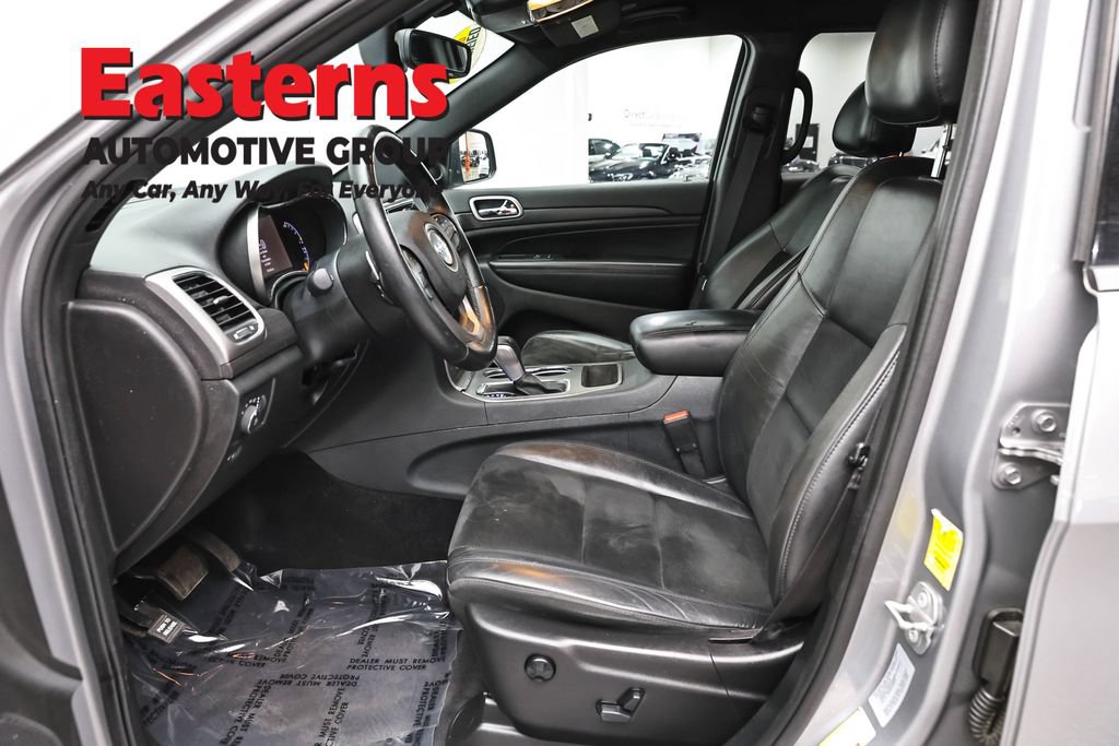 Used 2017 Jeep Grand Cherokee Altitude AWD/4WD image 14