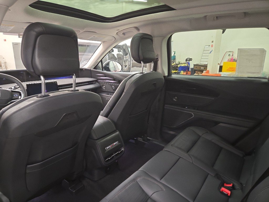 New 2026 Lincoln Nautilus Reserve w/ Jet Appearance Package AWD/4WD image 10