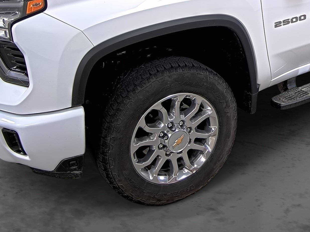 Used 2025 Chevrolet Silverado 2500 LTZ w/ Z71 Chrome Sport Edition AWD/4WD image 7
