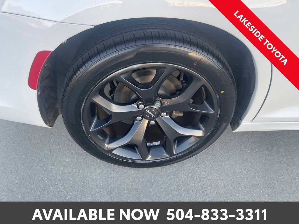 Used 2021 Chrysler 300 Touring L image 33