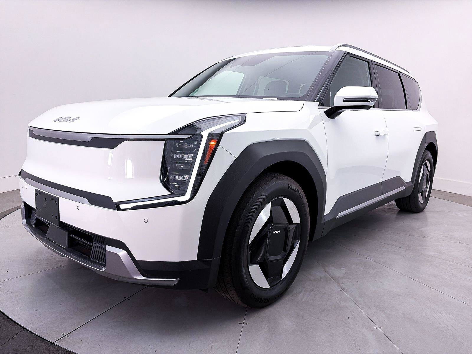 Used 2024 Kia EV9 Wind AWD/4WD image 14