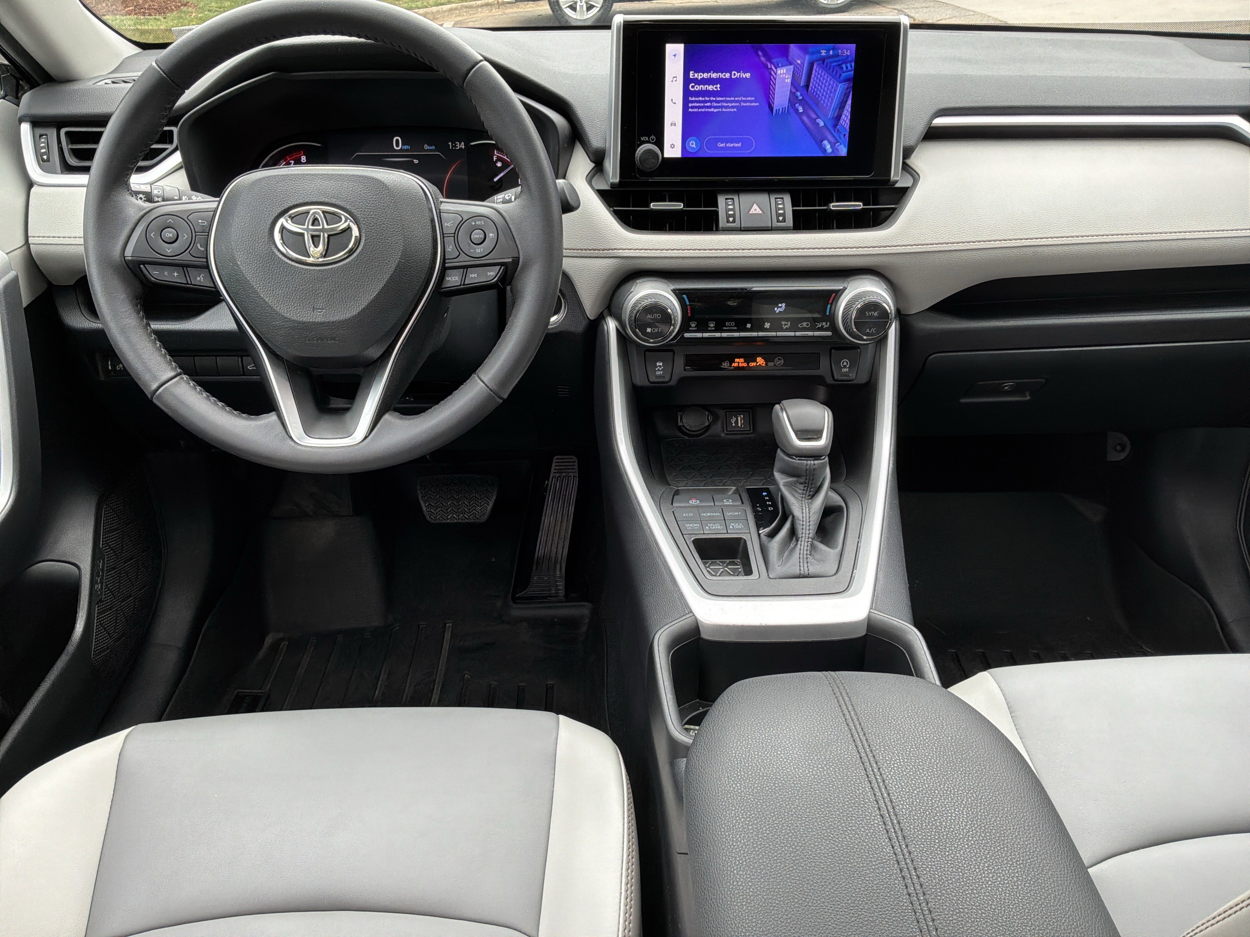 Used 2023 Toyota RAV4 XLE Premium AWD/4WD image 29