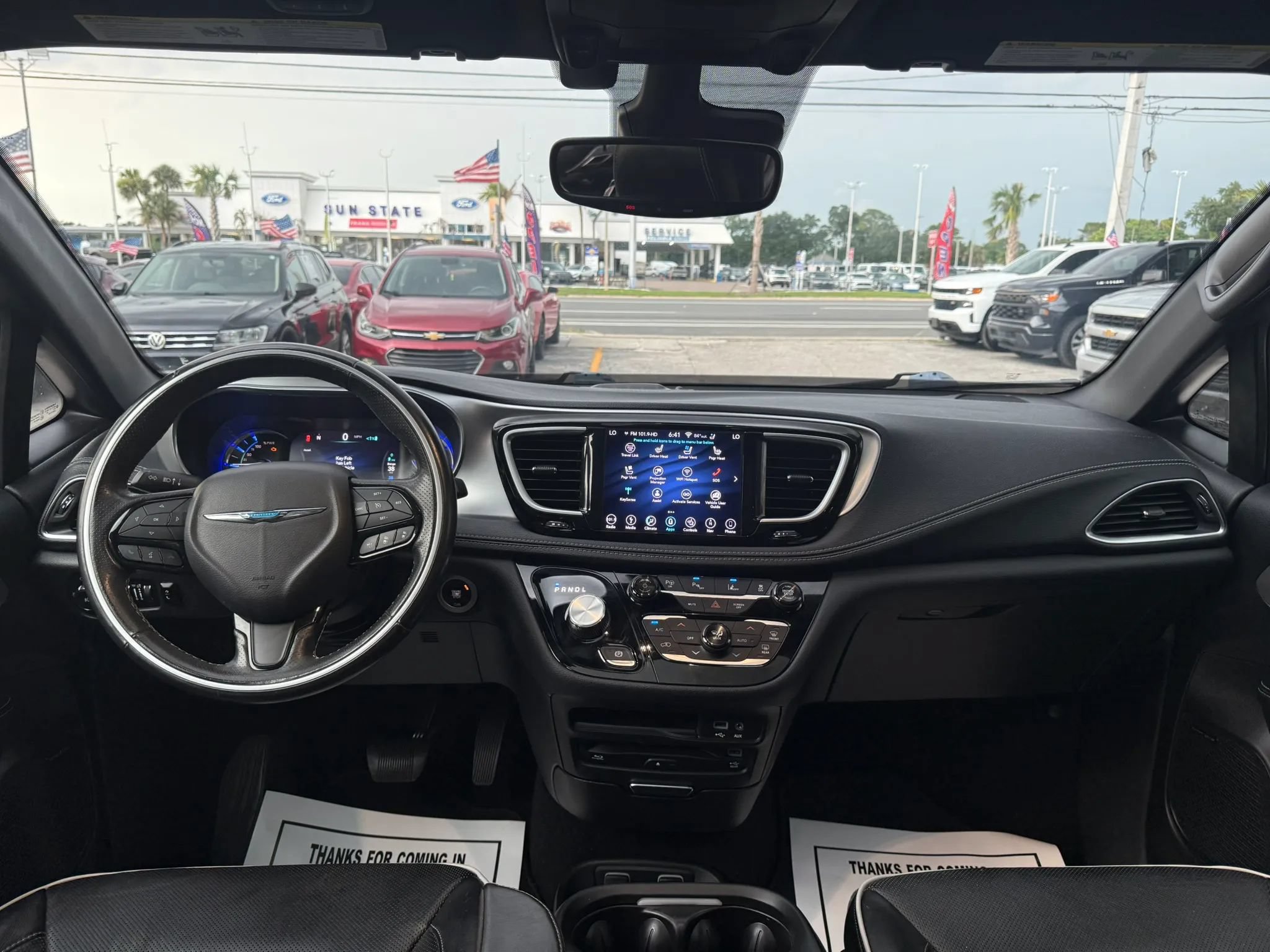 Used 2019 Chrysler Pacifica Limited w/ Advanced Safetytec Group FWD image 10