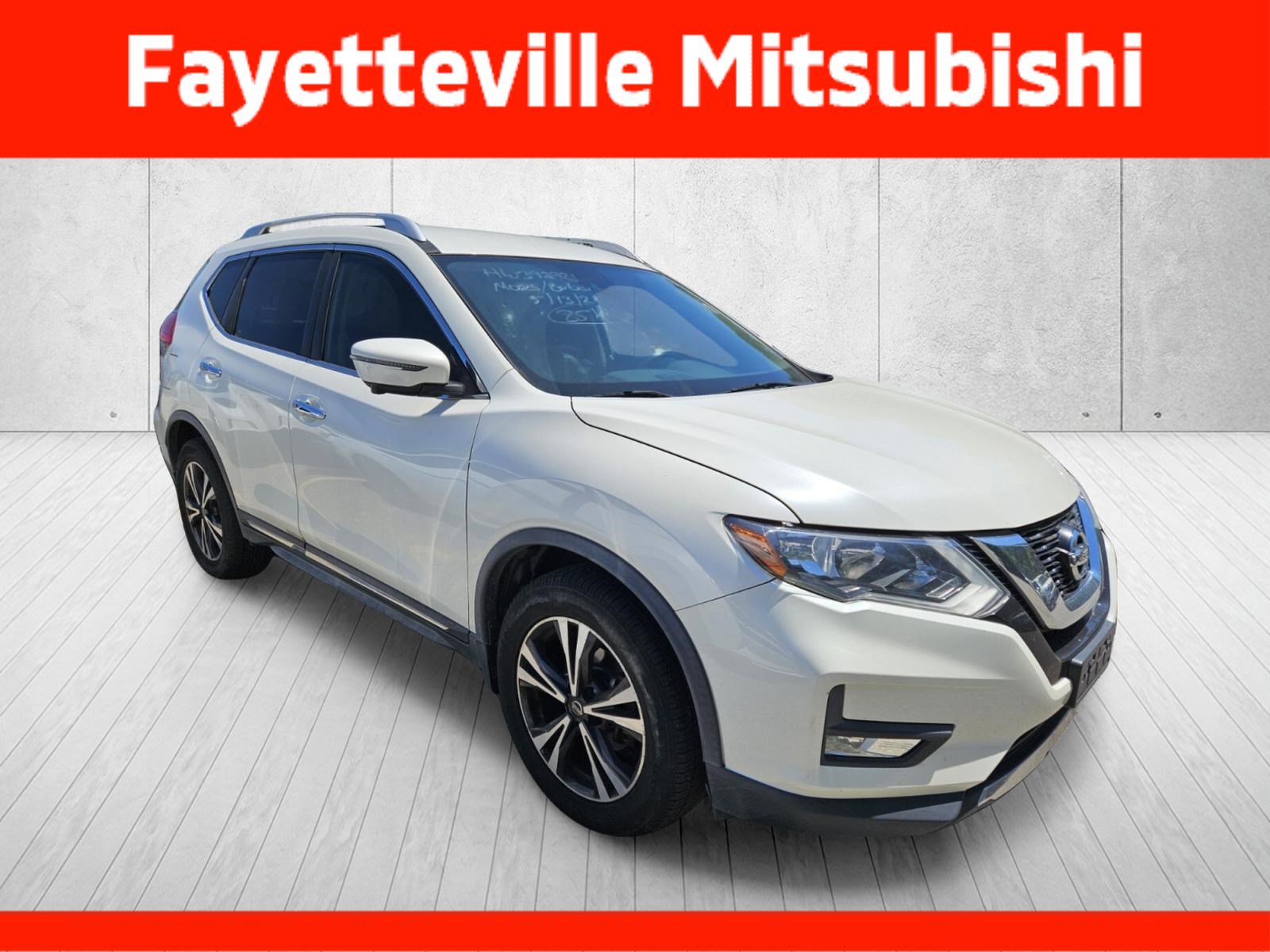 Used 2017 Nissan Rogue SL