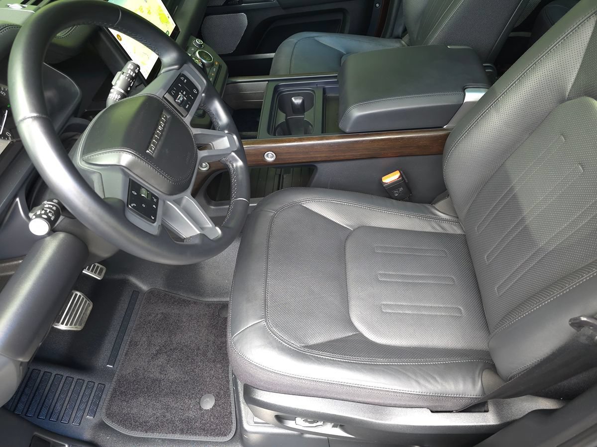 Used 2023 Land Rover Defender 130 X AWD/4WD image 13