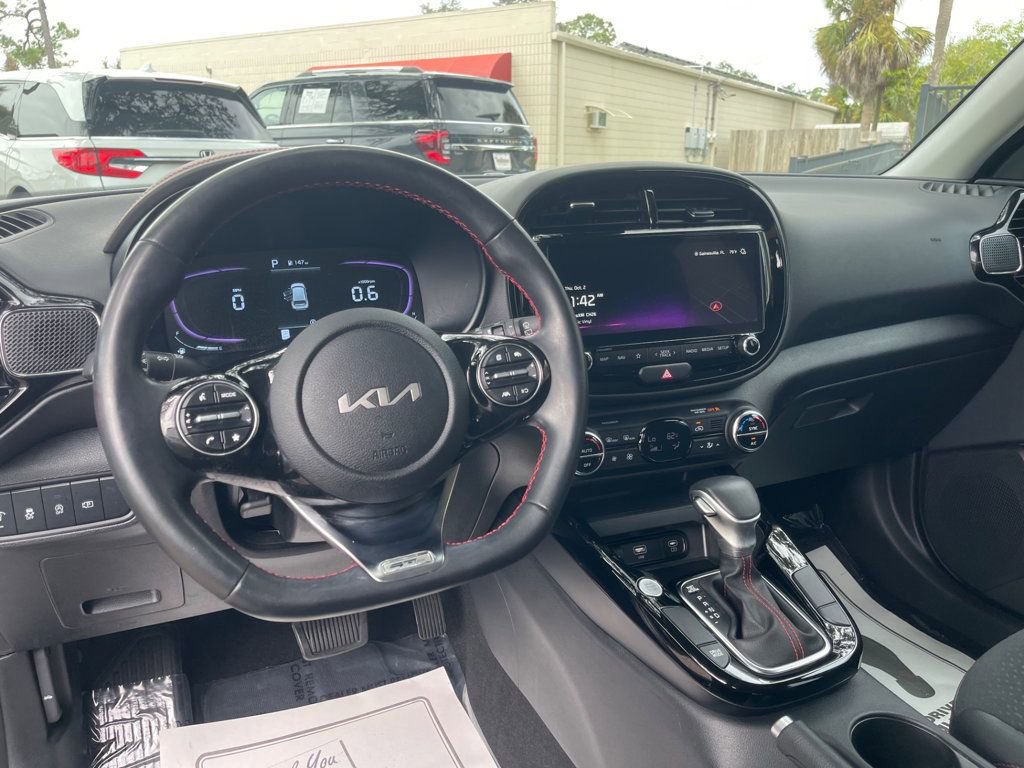 Used 2025 Kia Soul GT-Line image 13