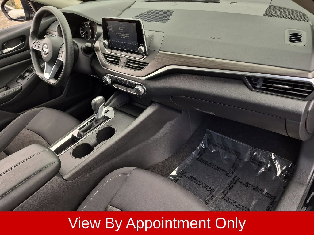 Used 2025 Nissan Altima 2.5 SV FWD image 31
