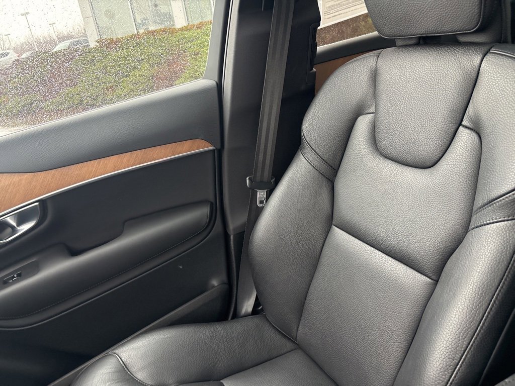 Certified 2023 Volvo XC90 B5 Plus image 28