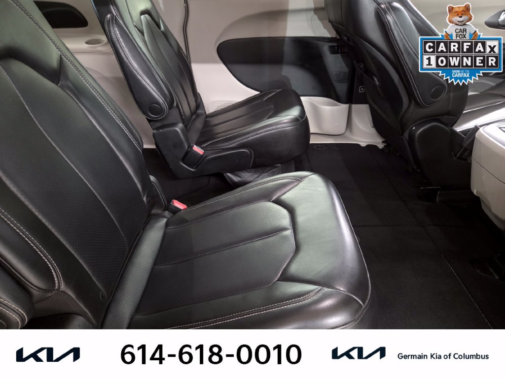 Used 2023 Chrysler Pacifica Touring-L FWD image 19
