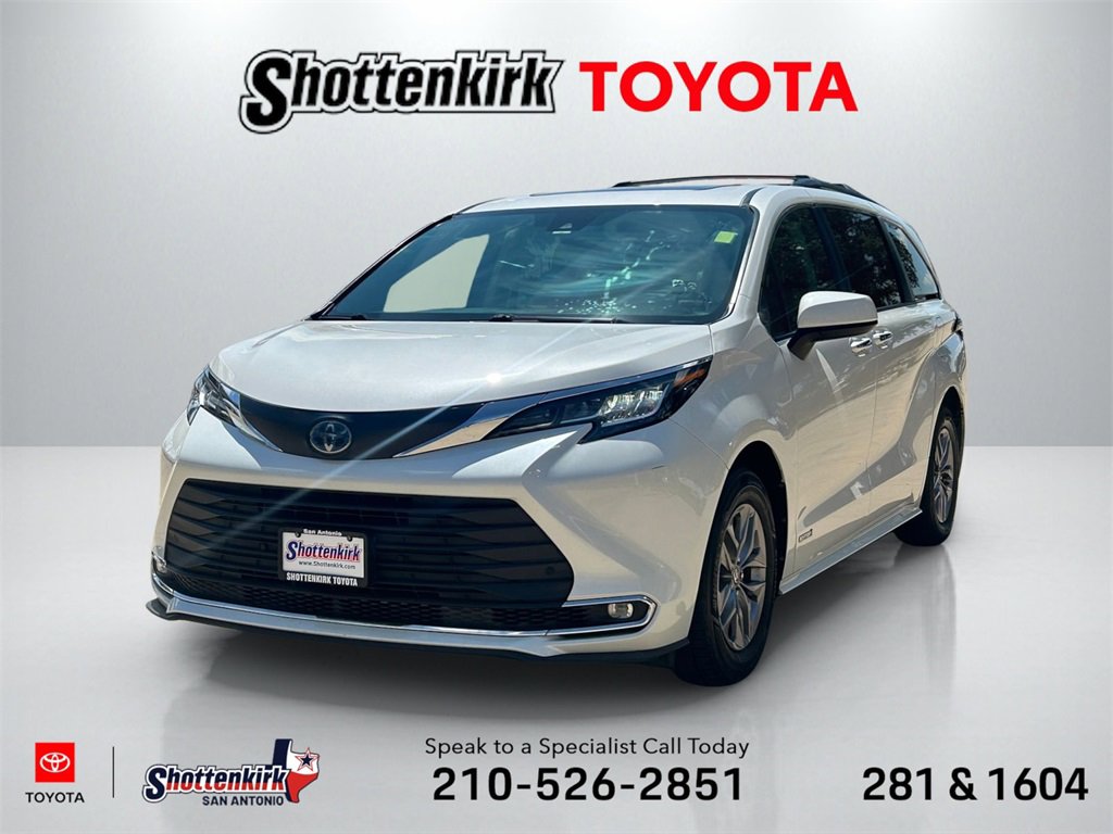 Used 2021 Toyota Sienna XLE