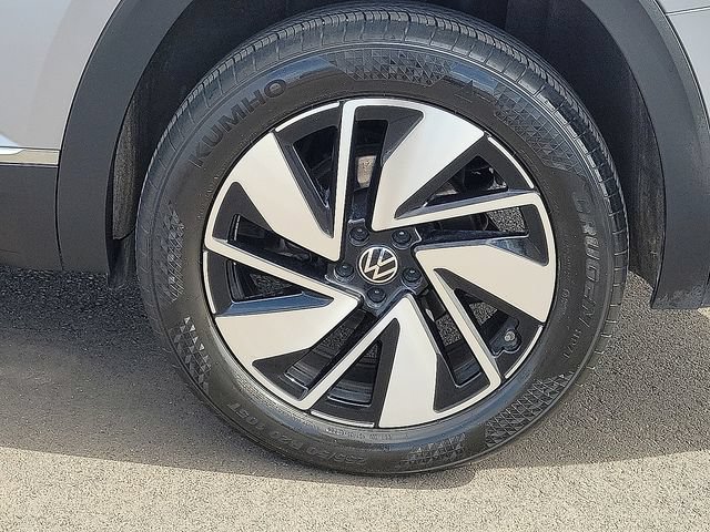 Used 2024 Volkswagen Atlas SEL AWD/4WD image 10