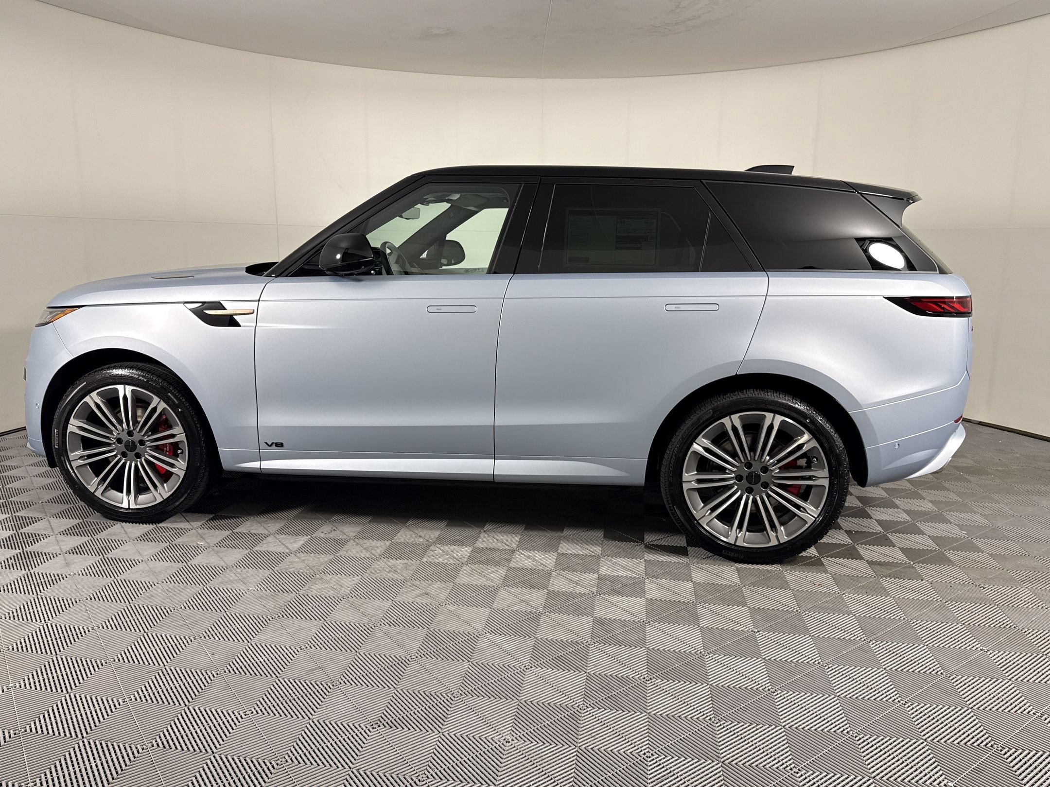 New 2026 Land Rover Range Rover Sport Autobiography AWD/4WD image 2