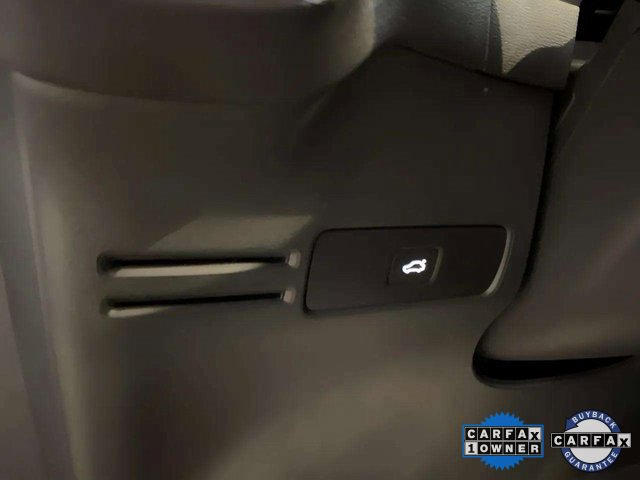 Used 2025 Volvo XC40 B5 Core image 34