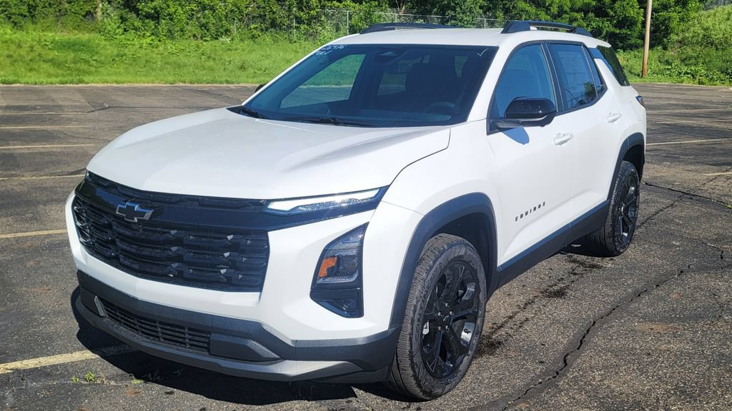 New 2026 Chevrolet Equinox LT w/ Convenience Package II FWD image 3