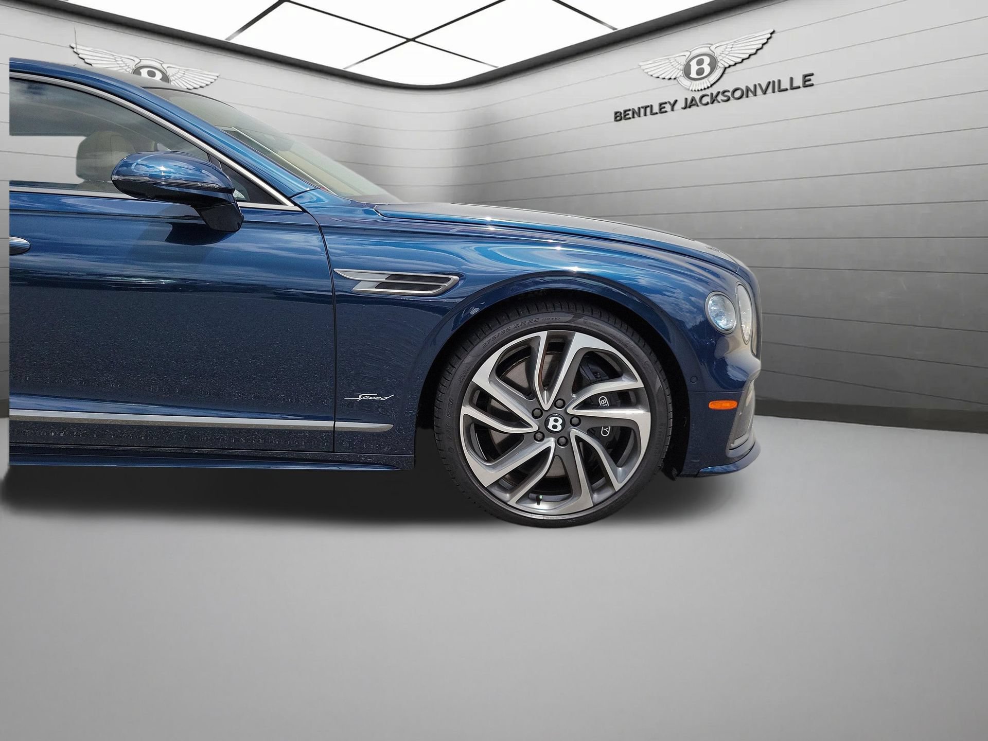 Used 2025 Bentley Flying Spur Plug-In Hybrid AWD/4WD image 9