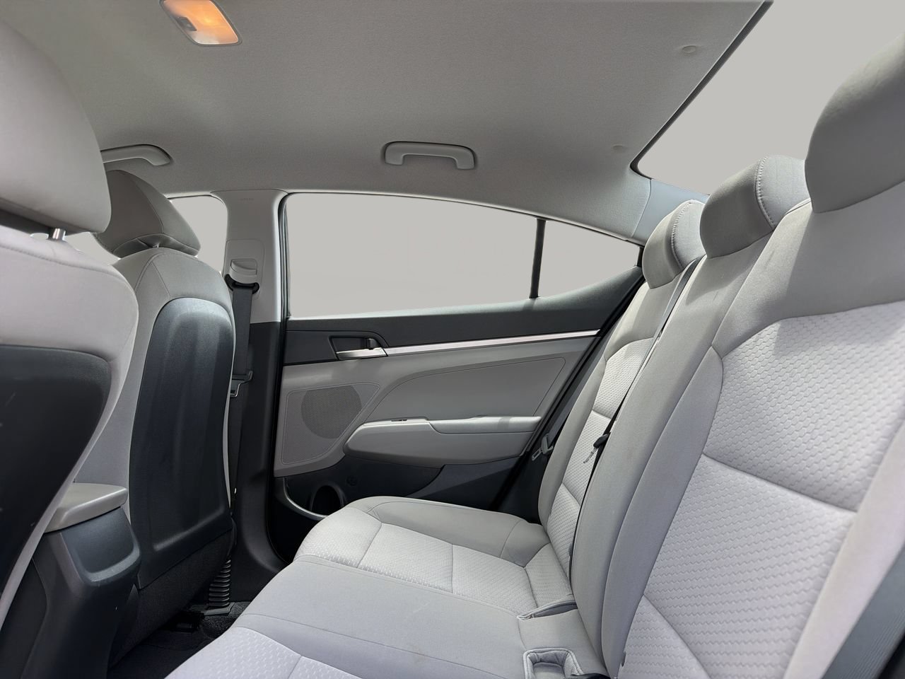 Used 2020 Hyundai Elantra SE FWD image 15