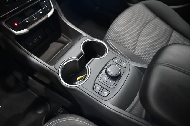 Used 2022 GMC Terrain SLE w/ Driver Convenience Package FWD image 18