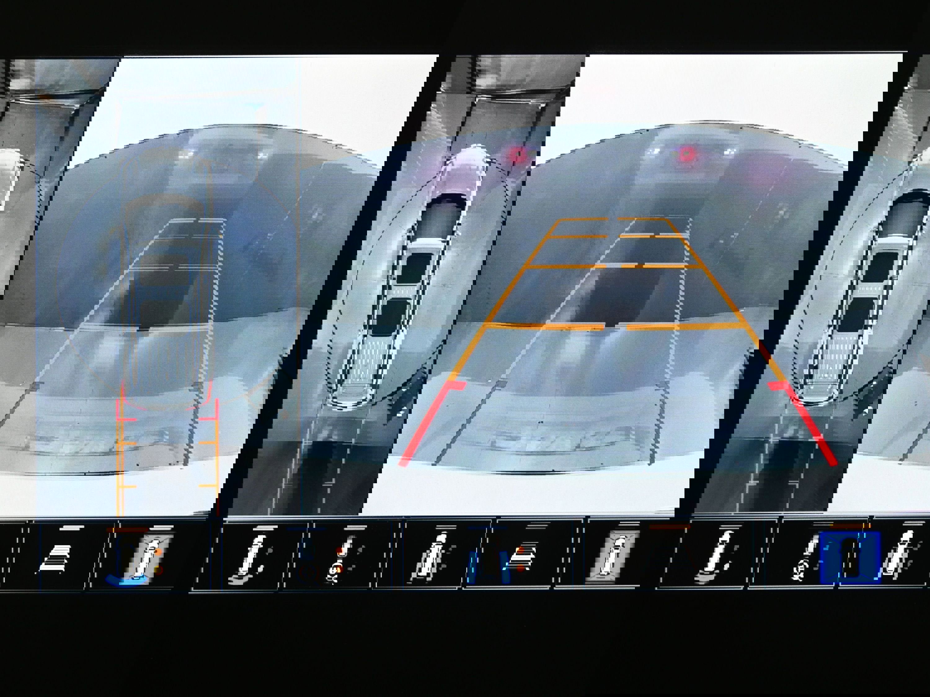 Certified 2023 Chevrolet Traverse RS image 13