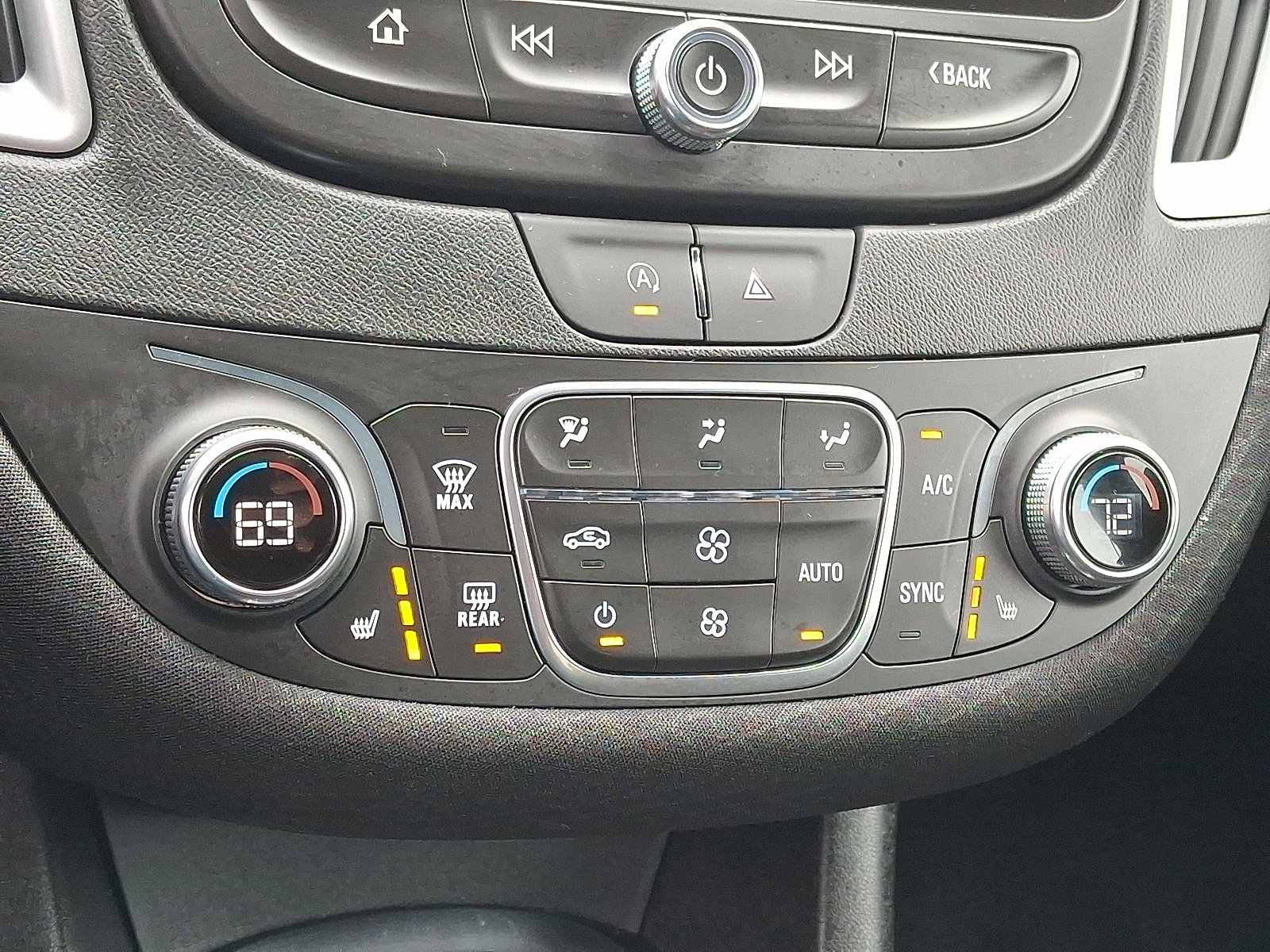 Used 2024 Chevrolet Malibu LT FWD image 16