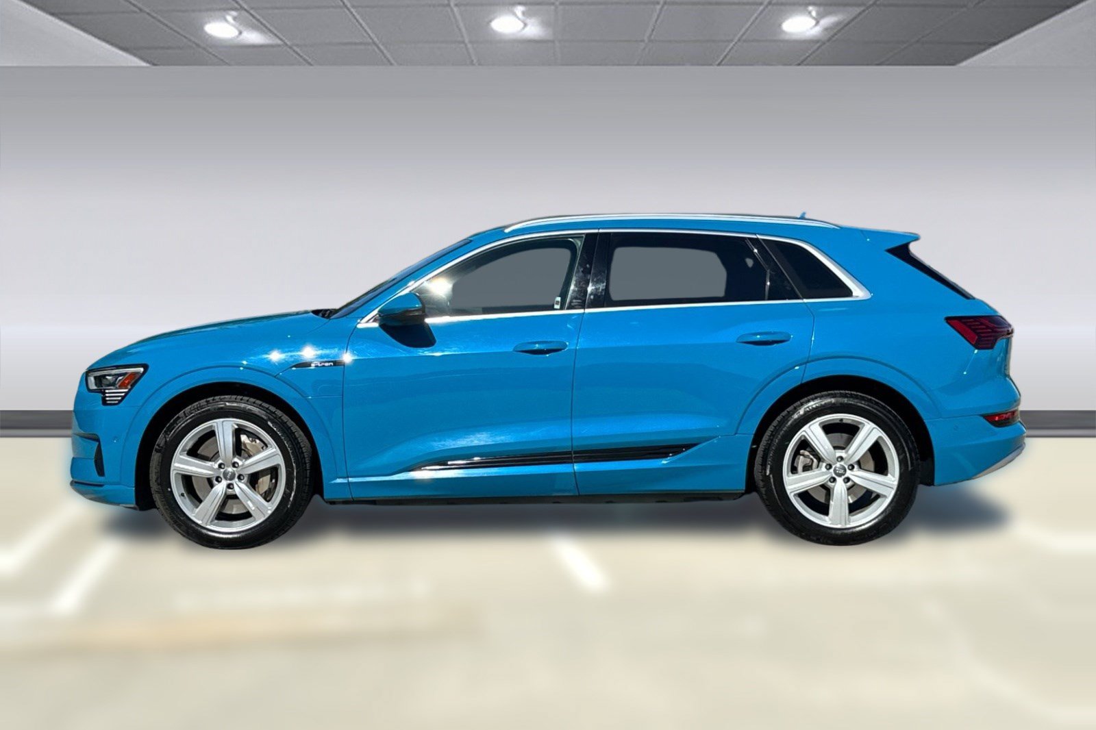 Used 2019 Audi e-tron Prestige AWD/4WD image 2