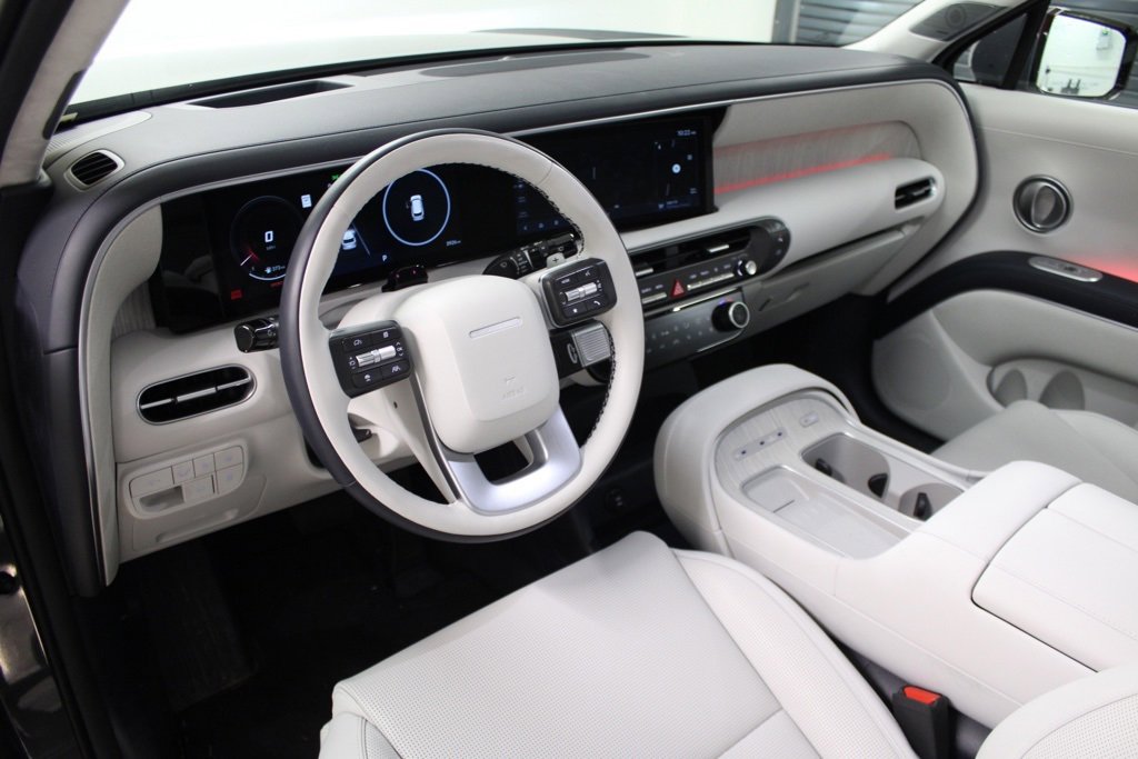 Used 2026 Hyundai Palisade Calligraphy image 4