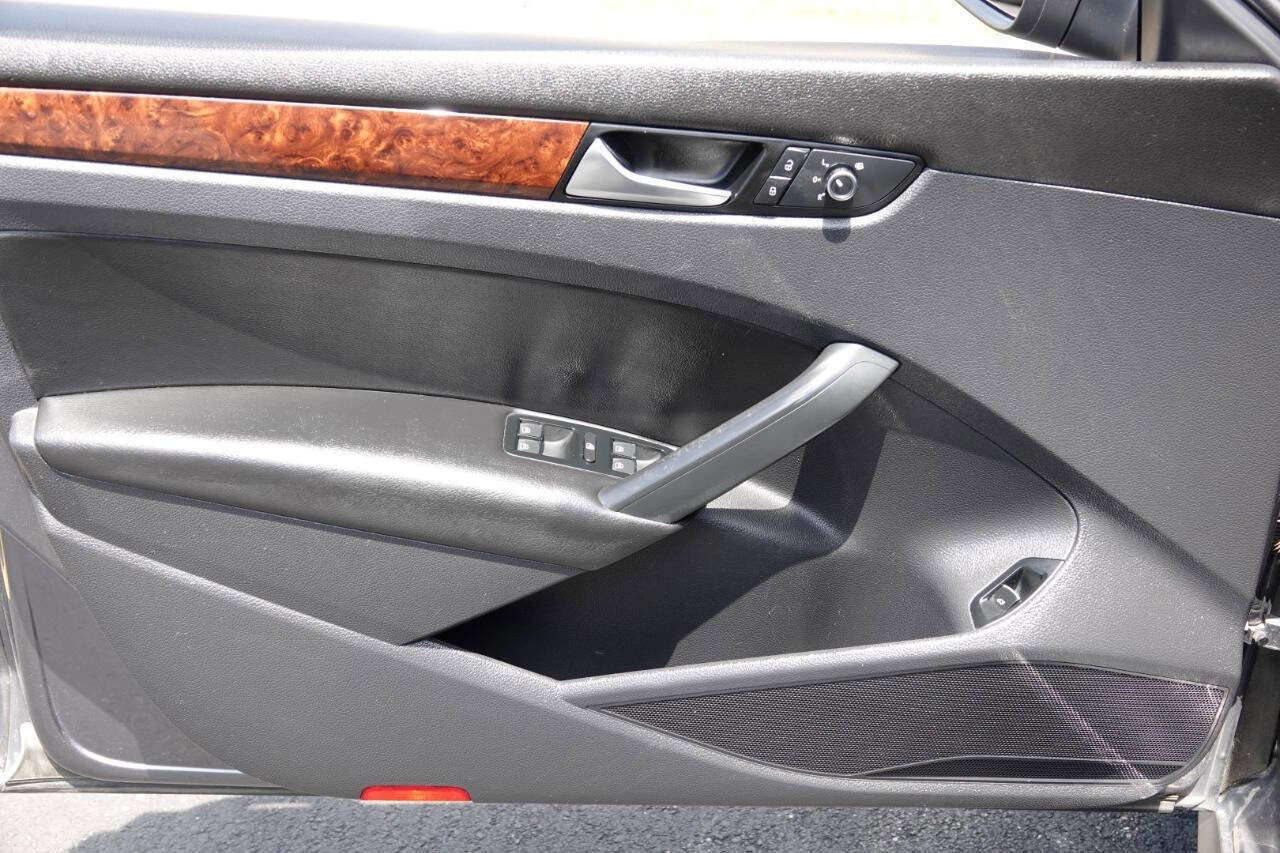 Used 2013 Volkswagen Passat TDI SEL Premium image 57