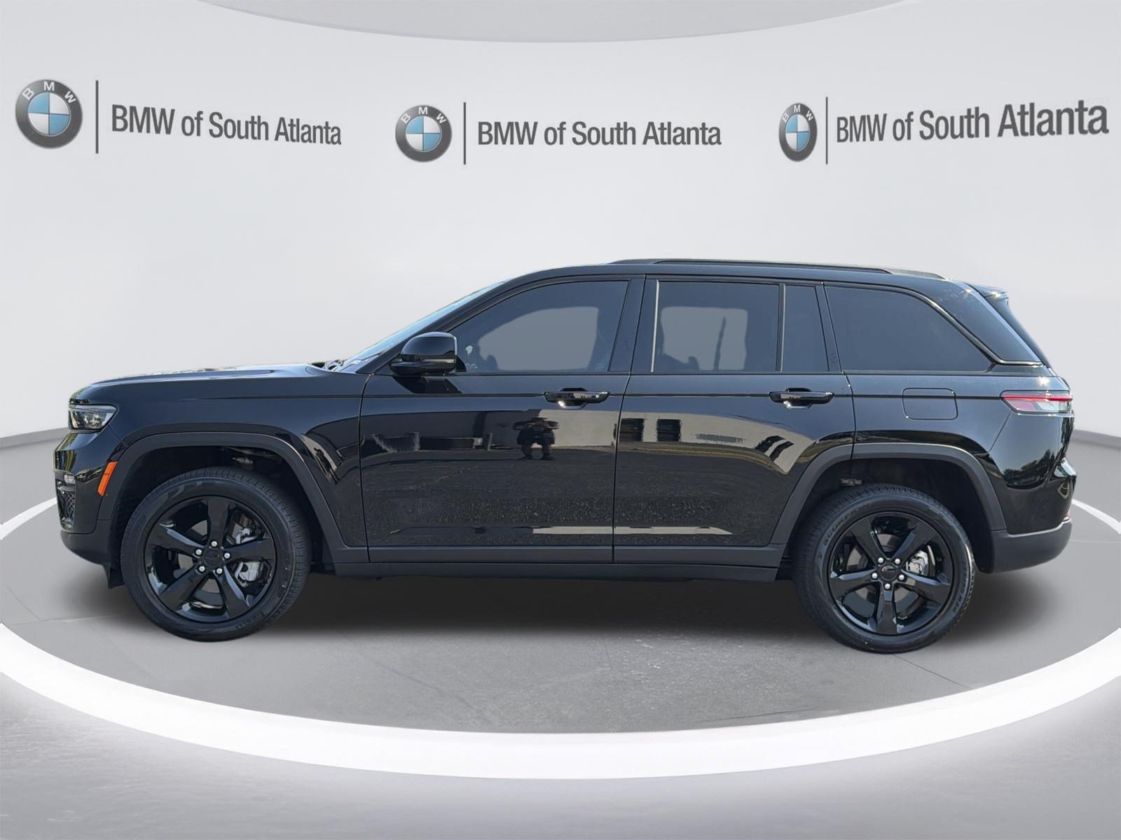 Used 2025 Jeep Grand Cherokee Limited w/ Black Appearance Package AWD/4WD image 23