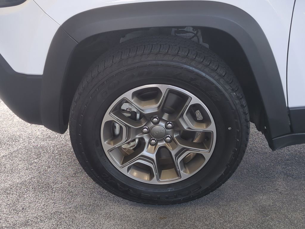 Certified 2022 Jeep Cherokee Trailhawk image 11