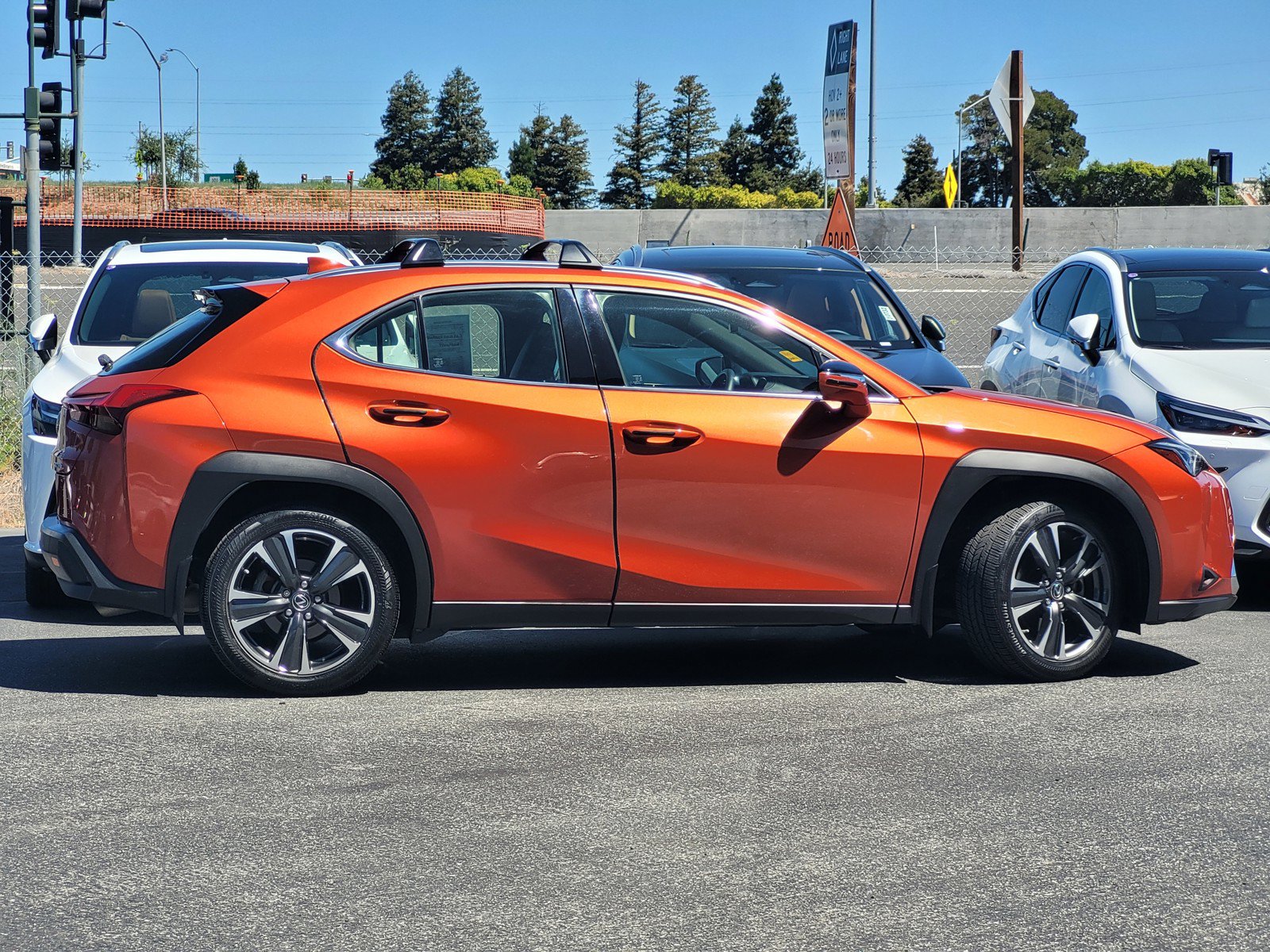 Used 2019 Lexus UX 250h w/ Premium Package AWD/4WD image 3