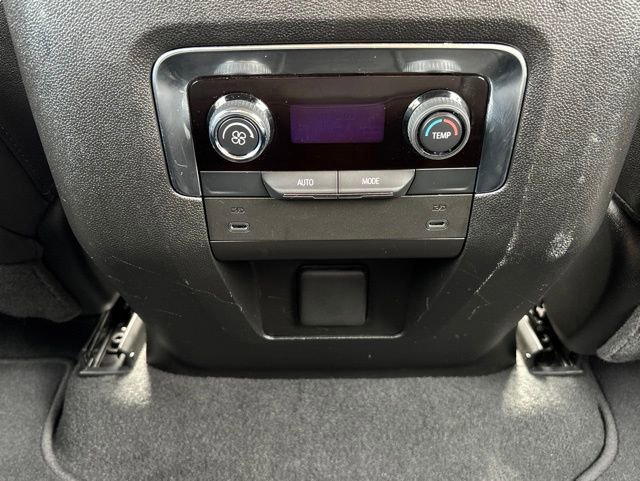 Used 2025 Chevrolet Suburban Z71 AWD/4WD image 34