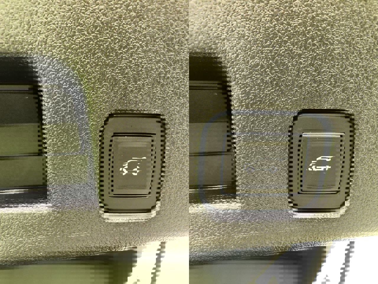 Used 2025 GMC Acadia Elevation image 10