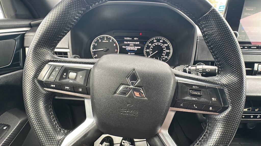 Used 2022 Mitsubishi Outlander SE image 26