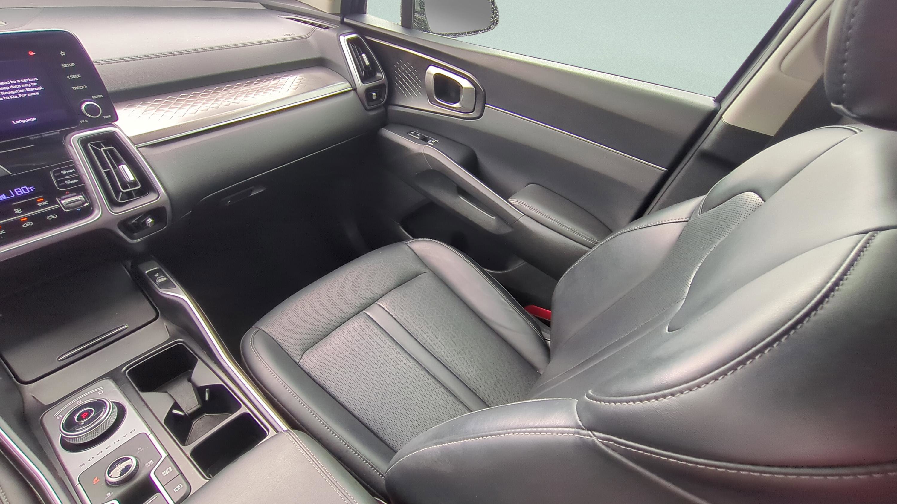 Certified 2024 Kia Sorento EX w/ Panoramic Sunroof Package image 13