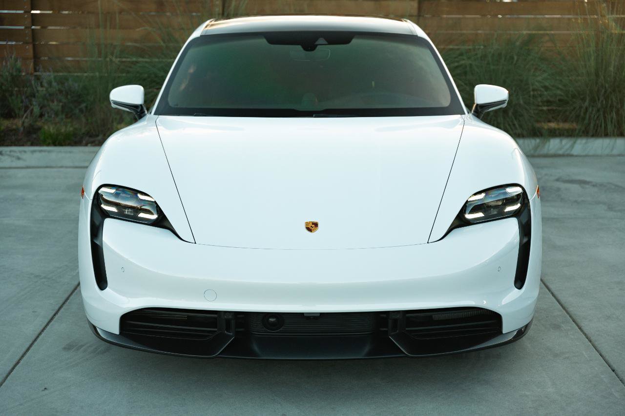 Used 2022 Porsche Taycan Turbo S AWD/4WD image 17