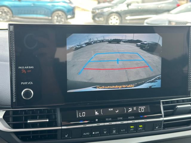 Used 2025 Toyota Sienna XLE image 16