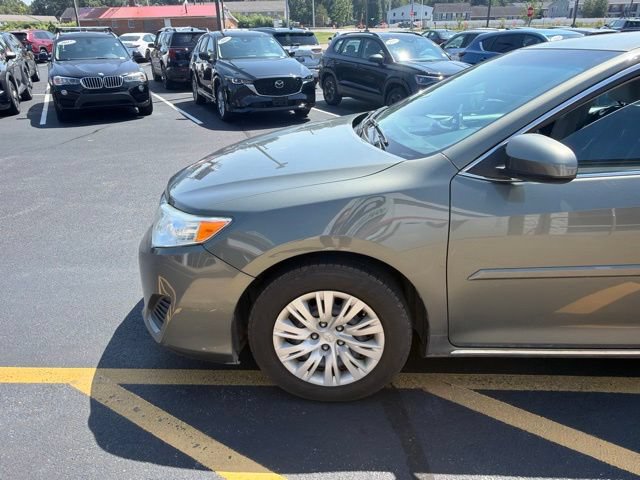 Used 2014 Toyota Camry LE FWD image 5